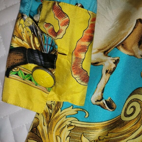 Picture Perfect Vintage Gianni Versace Silk Shirt Size 40. Made In Italy. - Picture 6 of 7